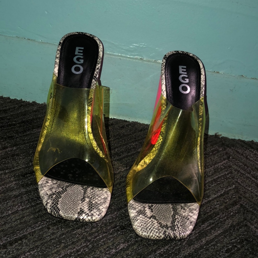 Heel - Picture 1 of 3